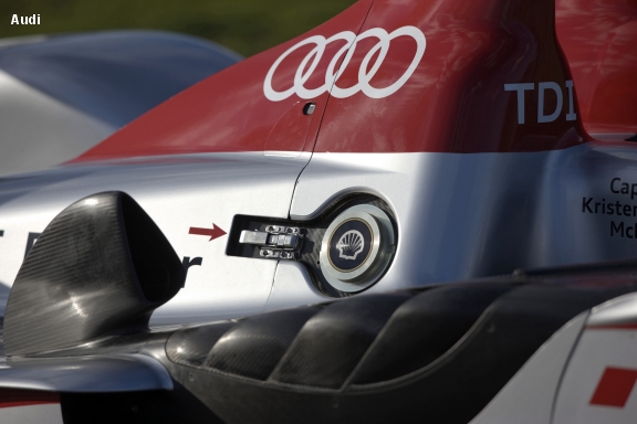 Audi R15